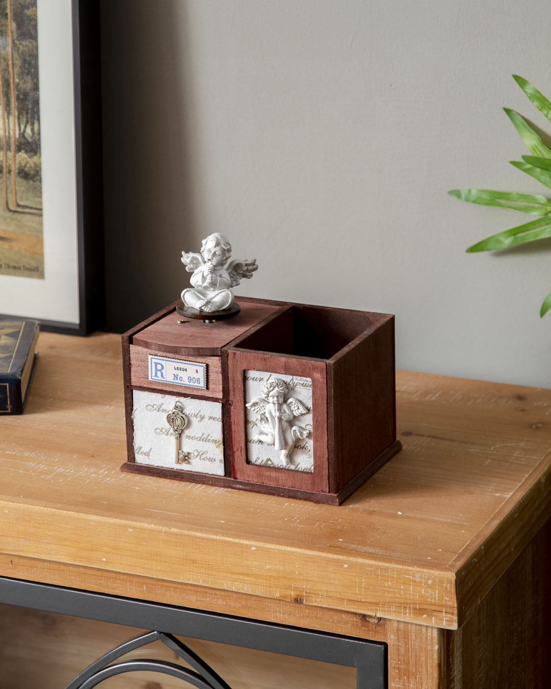Angle Cherub - Musical Box