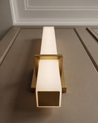 Lumière Vertical Brass Wall Sconce - Gold